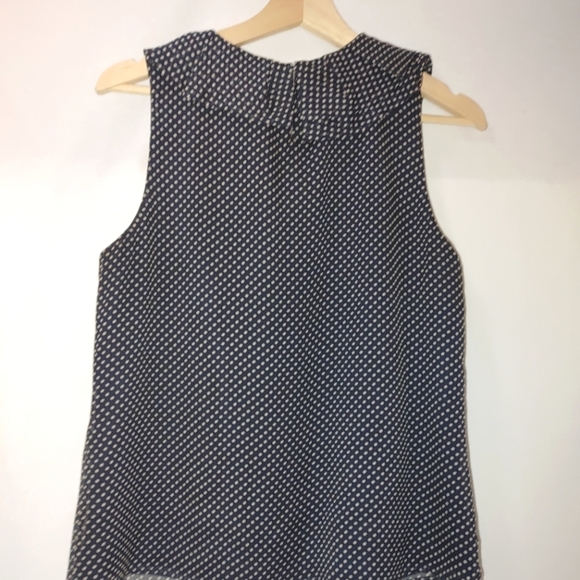 J. Crew Sleeveless Blouse Navy Blue While Polka Dot Silk Overlay Classic Neutral - Picture 3 of 6